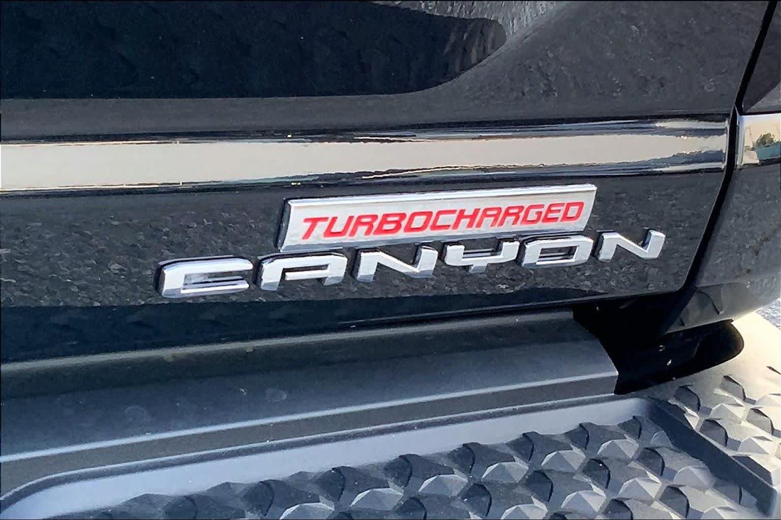 Used 2026 GMC Canyon Denali AWD/4WD image 10