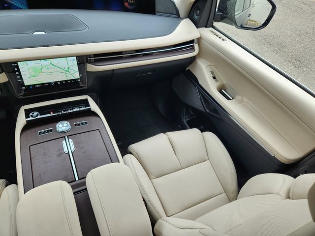 New 2027 Lincoln Navigator Reserve AWD/4WD image 12
