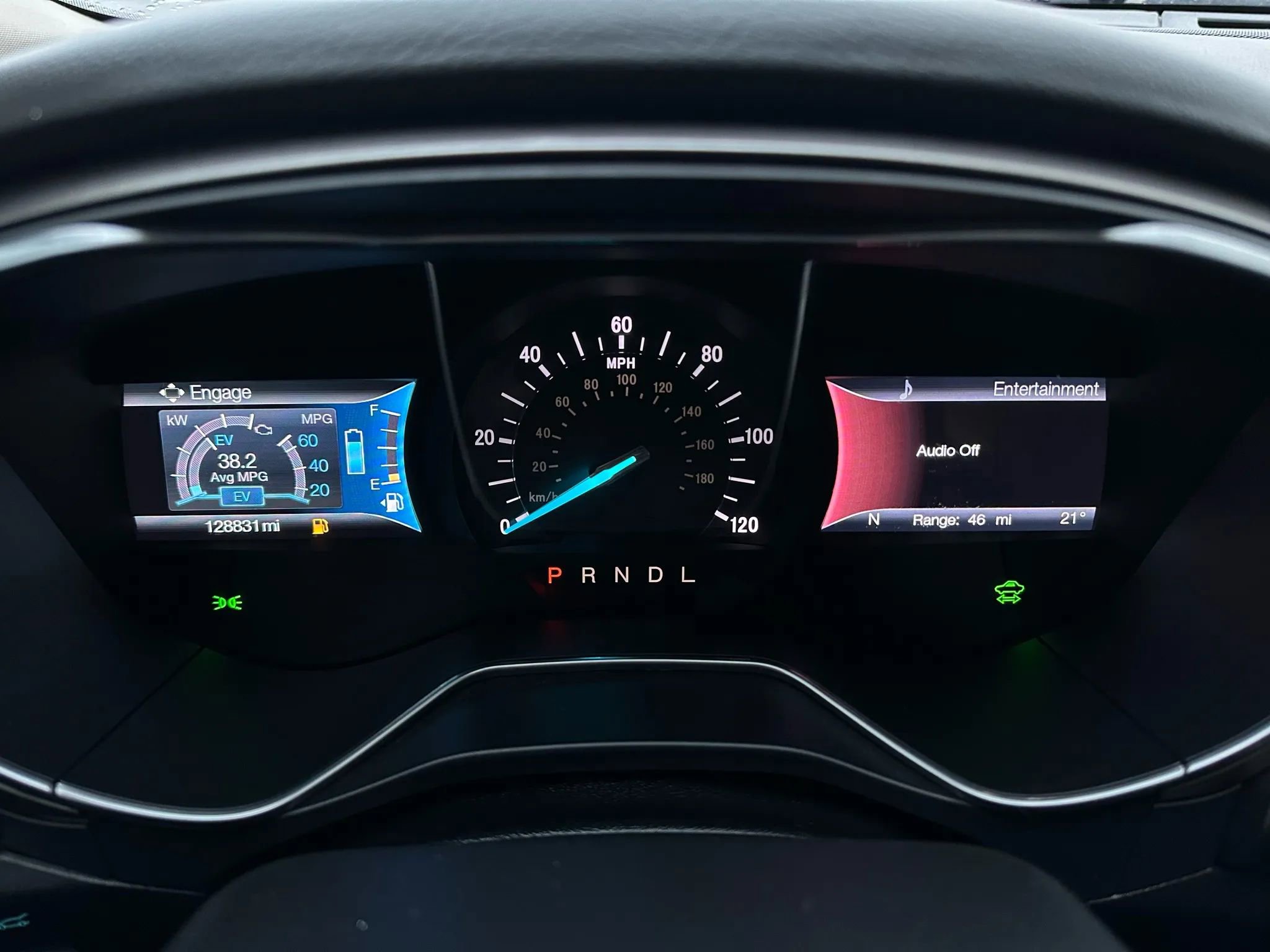 Used 2017 Ford Fusion Energi SE image 17