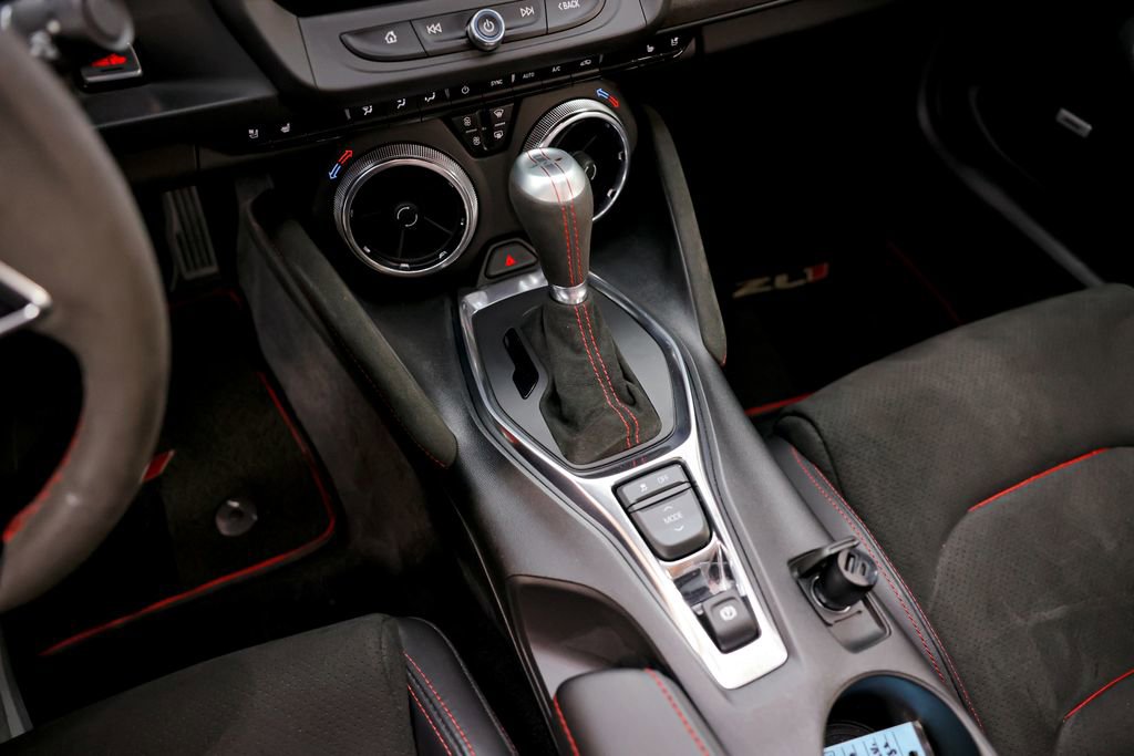 Used 2019 Chevrolet Camaro ZL1 RWD image 9