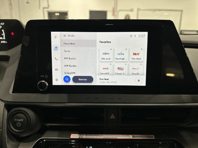 Used 2025 Toyota Prius LE FWD image 16
