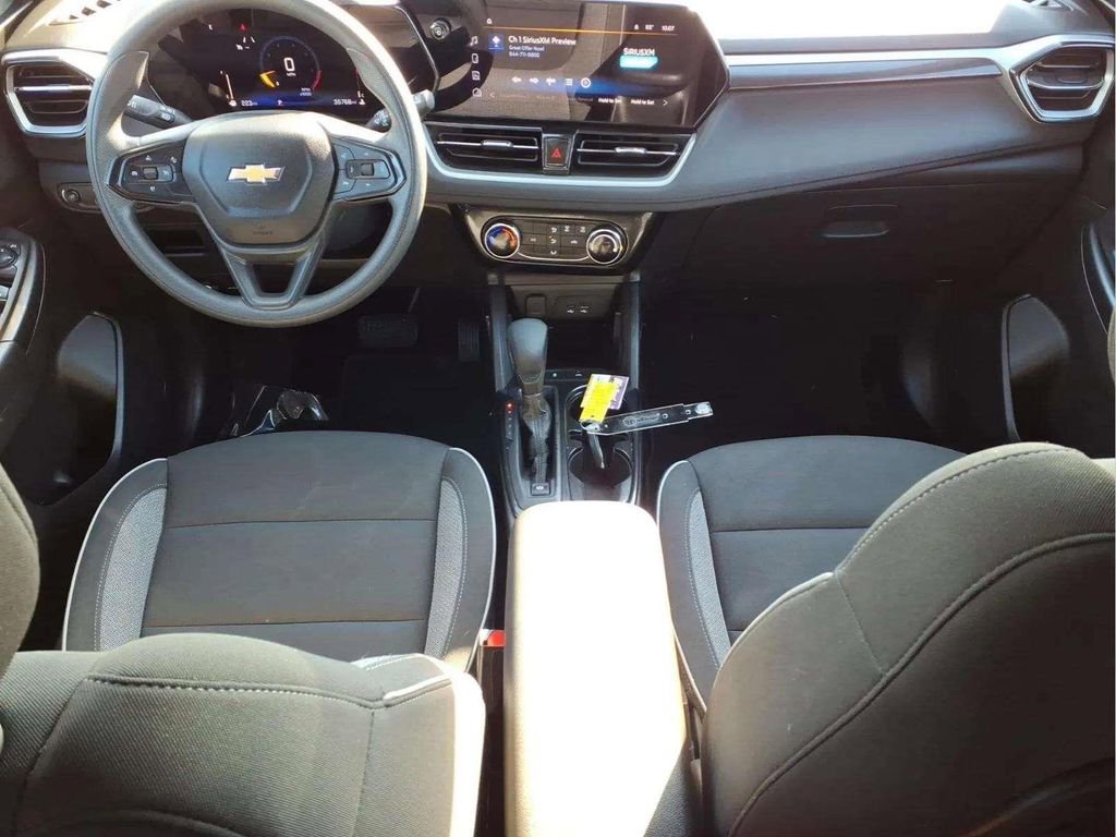 Used 2025 Chevrolet TrailBlazer LT image 11