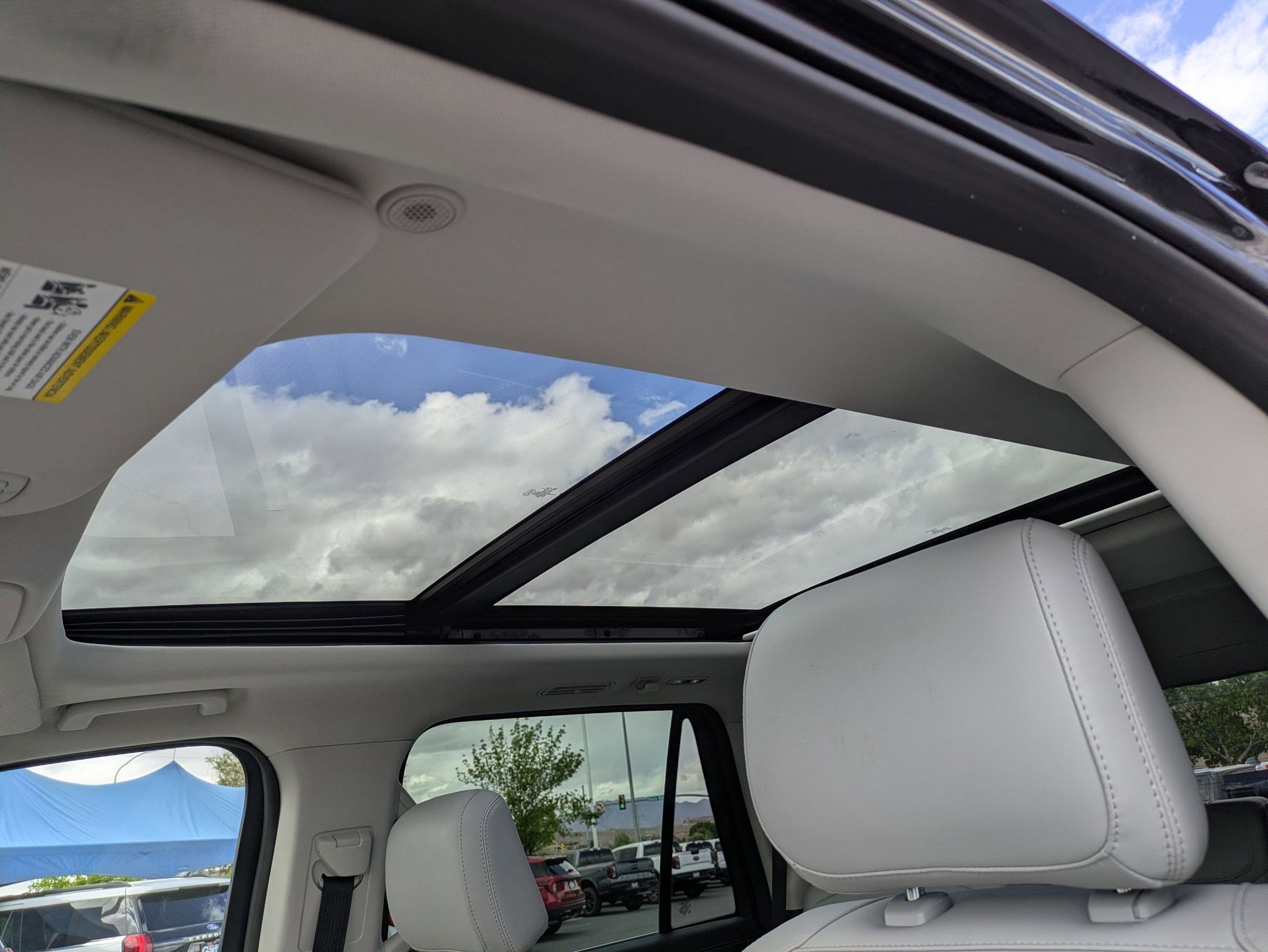 Used 2025 Ford Expedition Platinum image 18