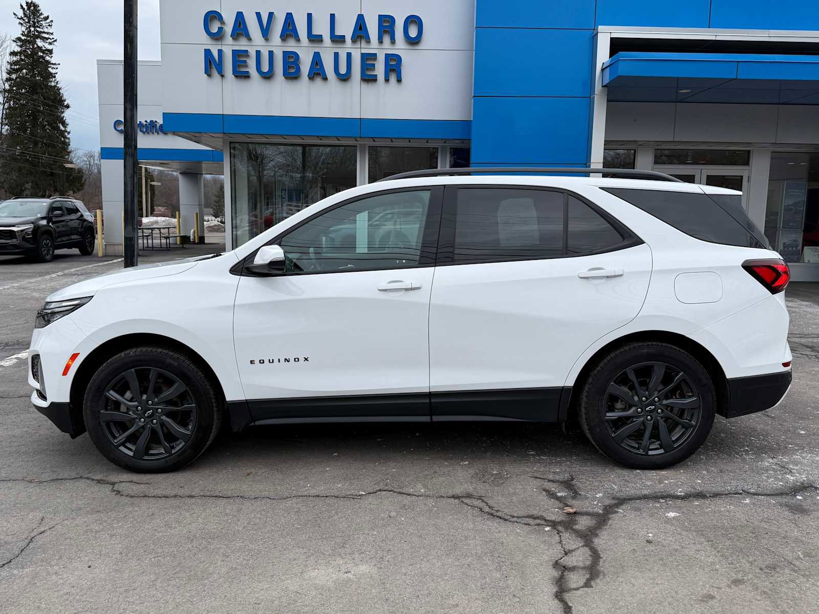 Used 2022 Chevrolet Equinox RS w/ RS Leather Package image 8