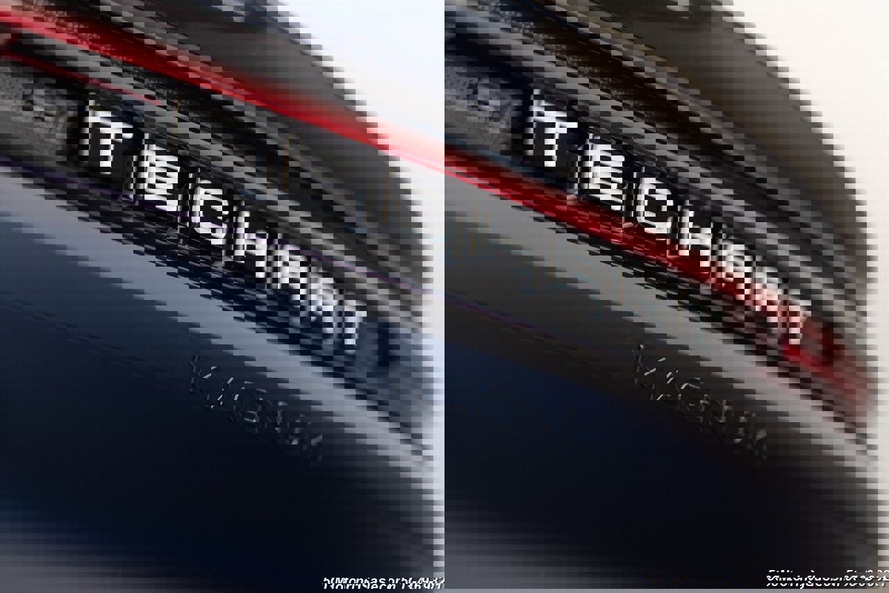 Used 2024 Porsche Cayenne Turbo AWD/4WD image 2