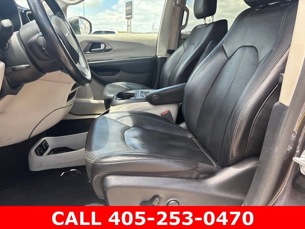 Used 2021 Chrysler Pacifica Touring-L FWD image 8