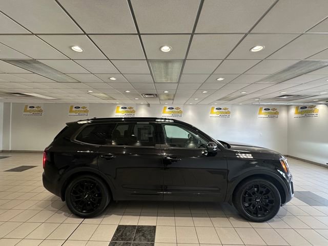 Used 2022 Kia Telluride SX w/ SX Prestige Package image 3