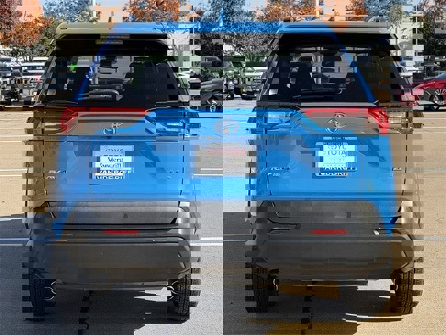 Certified 2020 Toyota RAV4 LE image 5