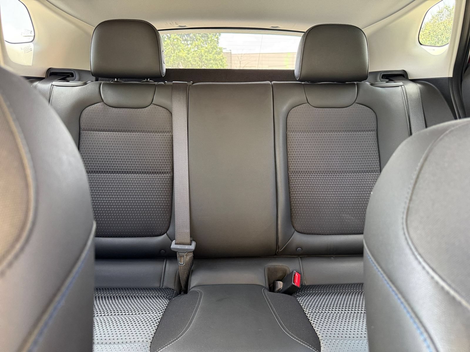 Used 2025 Chevrolet Trax LT w/ LT Convenience Package FWD image 38
