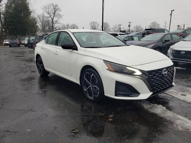 New 2025 Nissan Altima 2.5 SR image 8