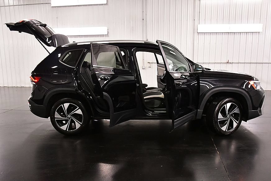 Used 2026 Volkswagen Taos SE AWD/4WD image 29