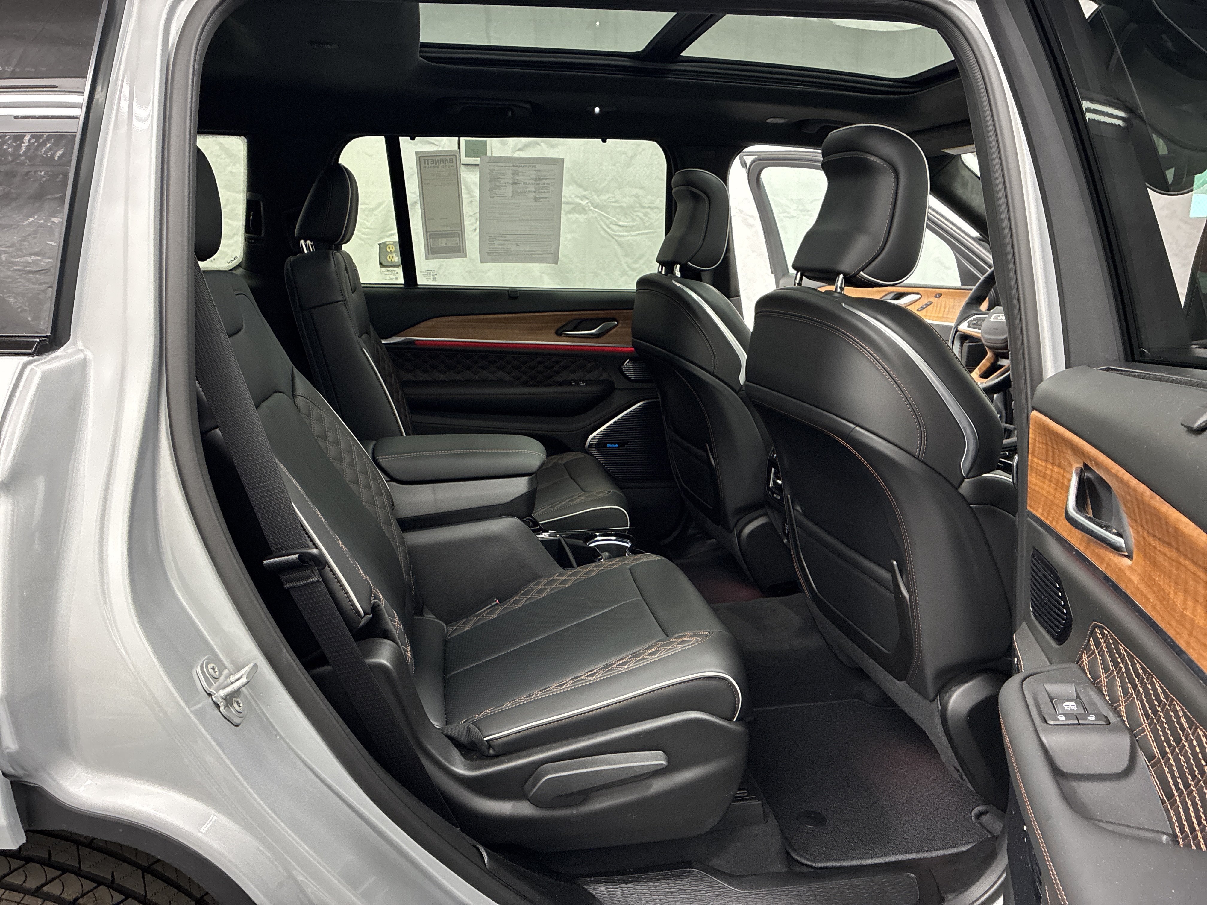 Certified 2025 Jeep Grand Cherokee L Summit AWD/4WD image 11
