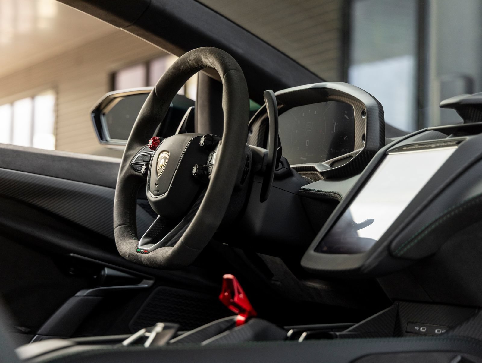 Used 2025 Lamborghini Revuelto AWD/4WD image 43