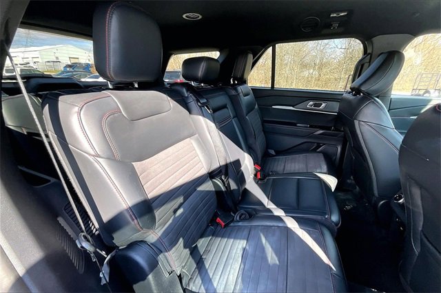 Used 2025 Ford Explorer ST-Line w/ ST-Line Street Pack image 27