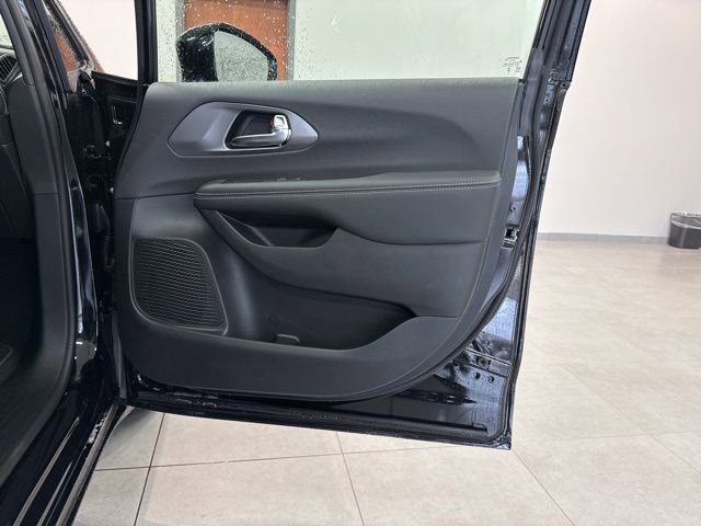 New 2026 Chrysler Pacifica Select w/ S Appearance Package image 47