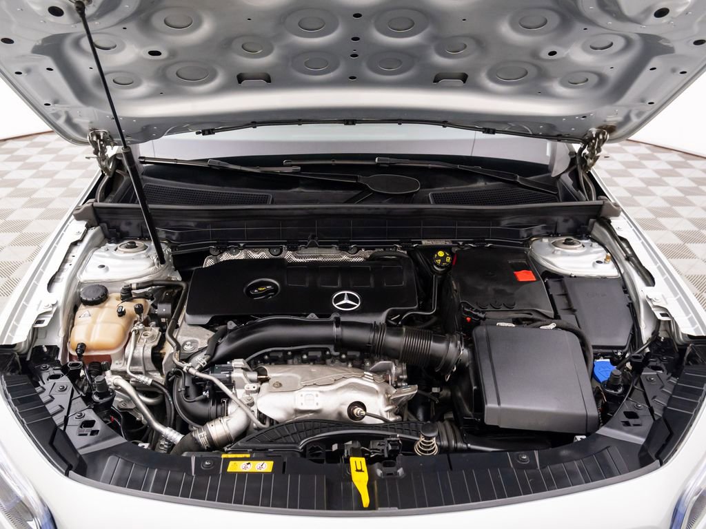 Used 2022 Mercedes-Benz GLB 250 4MATIC image 32