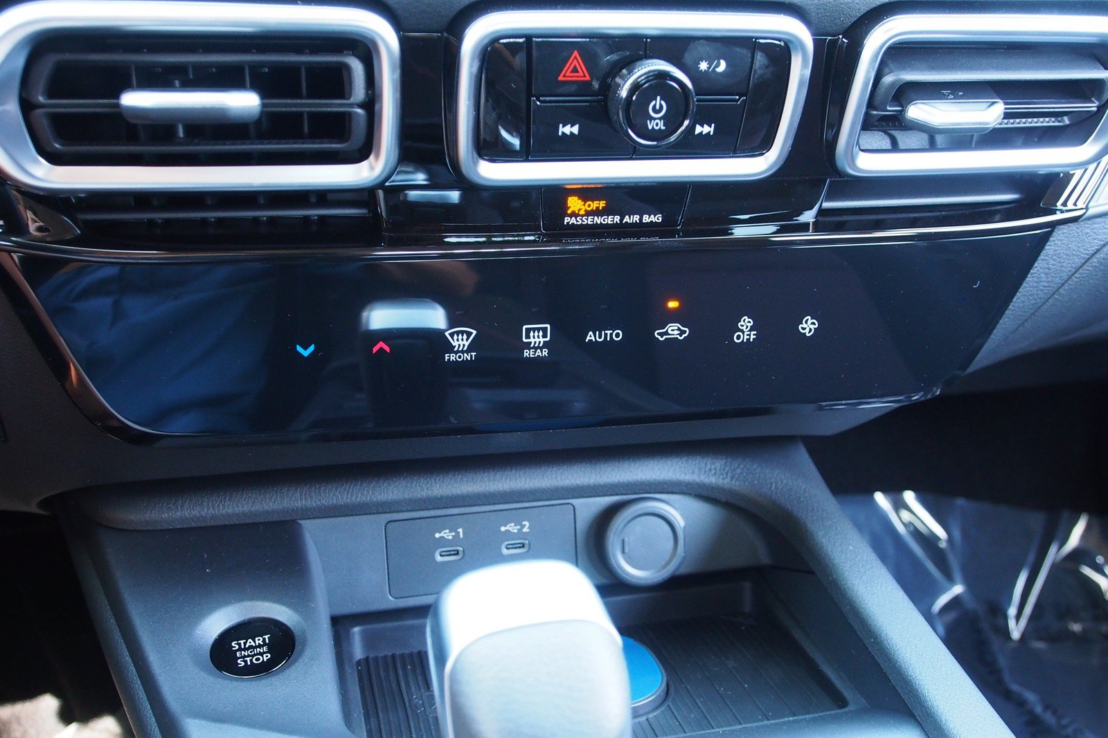 New 2027 Nissan Sentra SR w/ Floor Mat Package FWD image 23