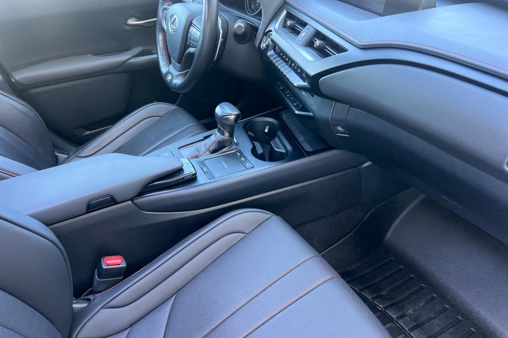 Used 2019 Lexus UX 200 F Sport w/ F Sport Premium Package FWD image 18