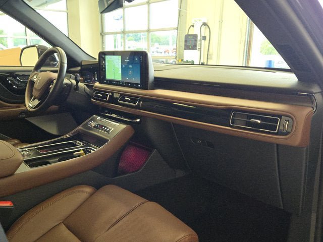 Used 2025 Lincoln Aviator Reserve w/ Equipment Group 201A AWD/4WD image 4