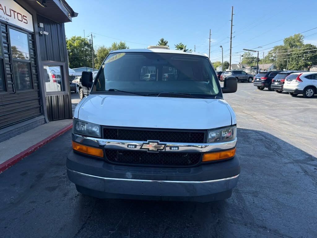 Used 2017 Chevrolet Express 3500 LT w/ LT Preferred Equipment Group RWD image 2