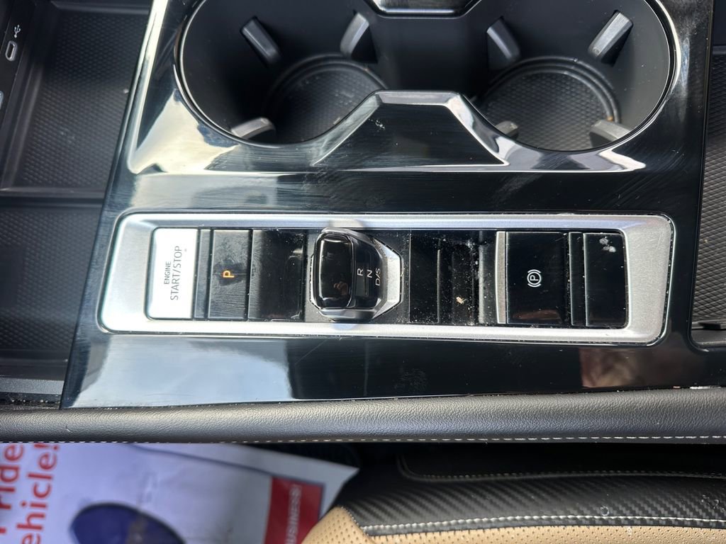 Used 2024 Volkswagen Atlas Cross Sport SE image 32