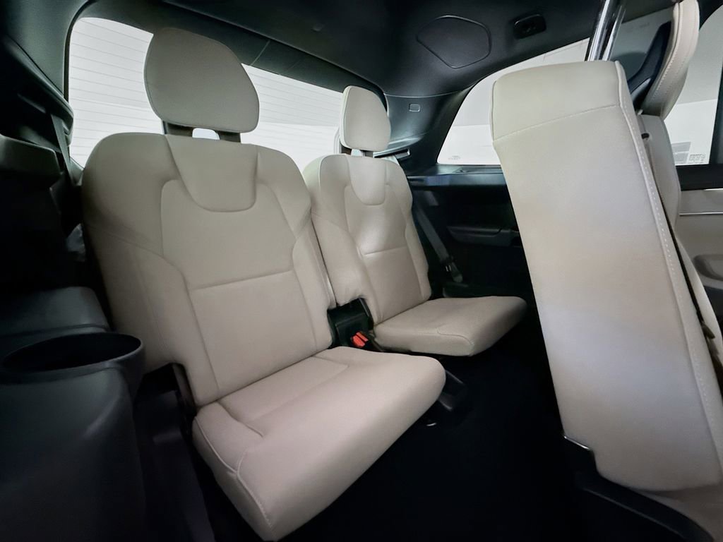 Certified 2026 Volvo XC90 B6 Plus w/ Protection Package Premier image 29