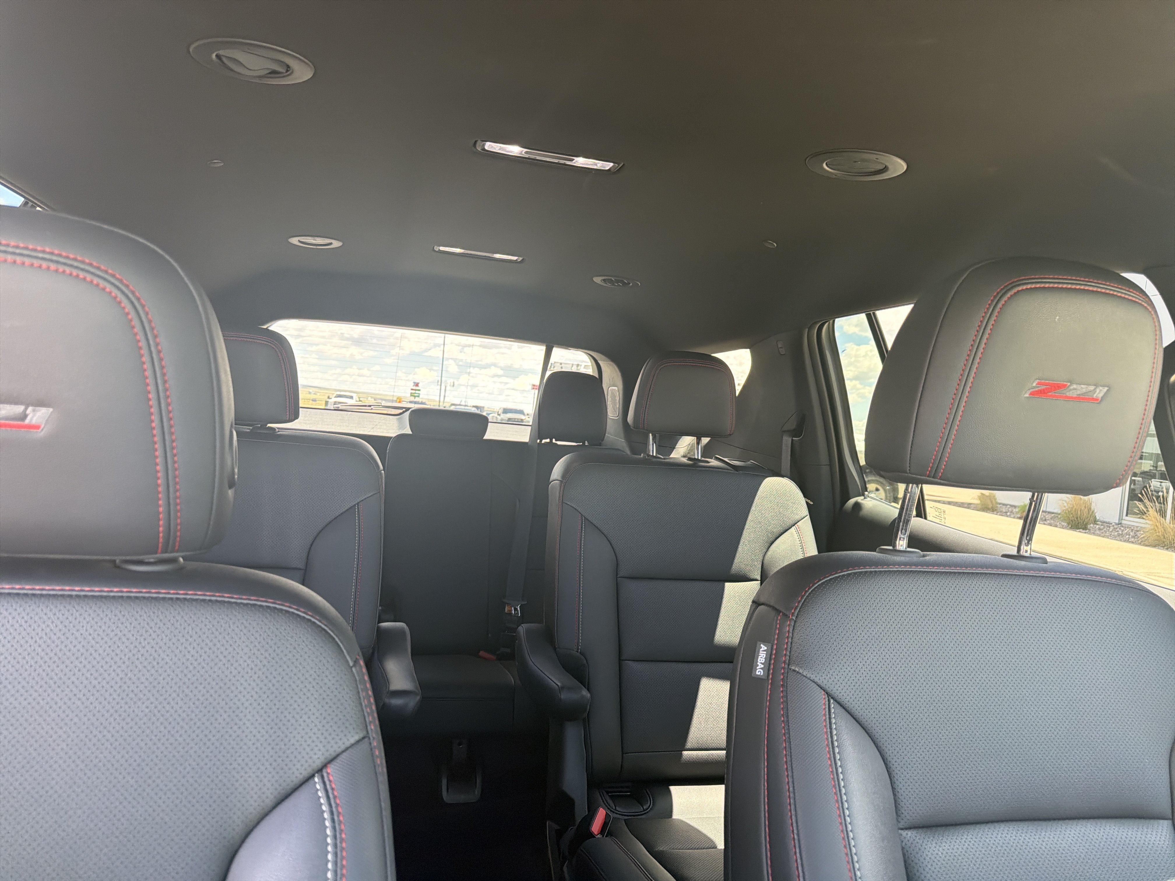 Used 2025 Chevrolet Traverse Z71 AWD/4WD image 17
