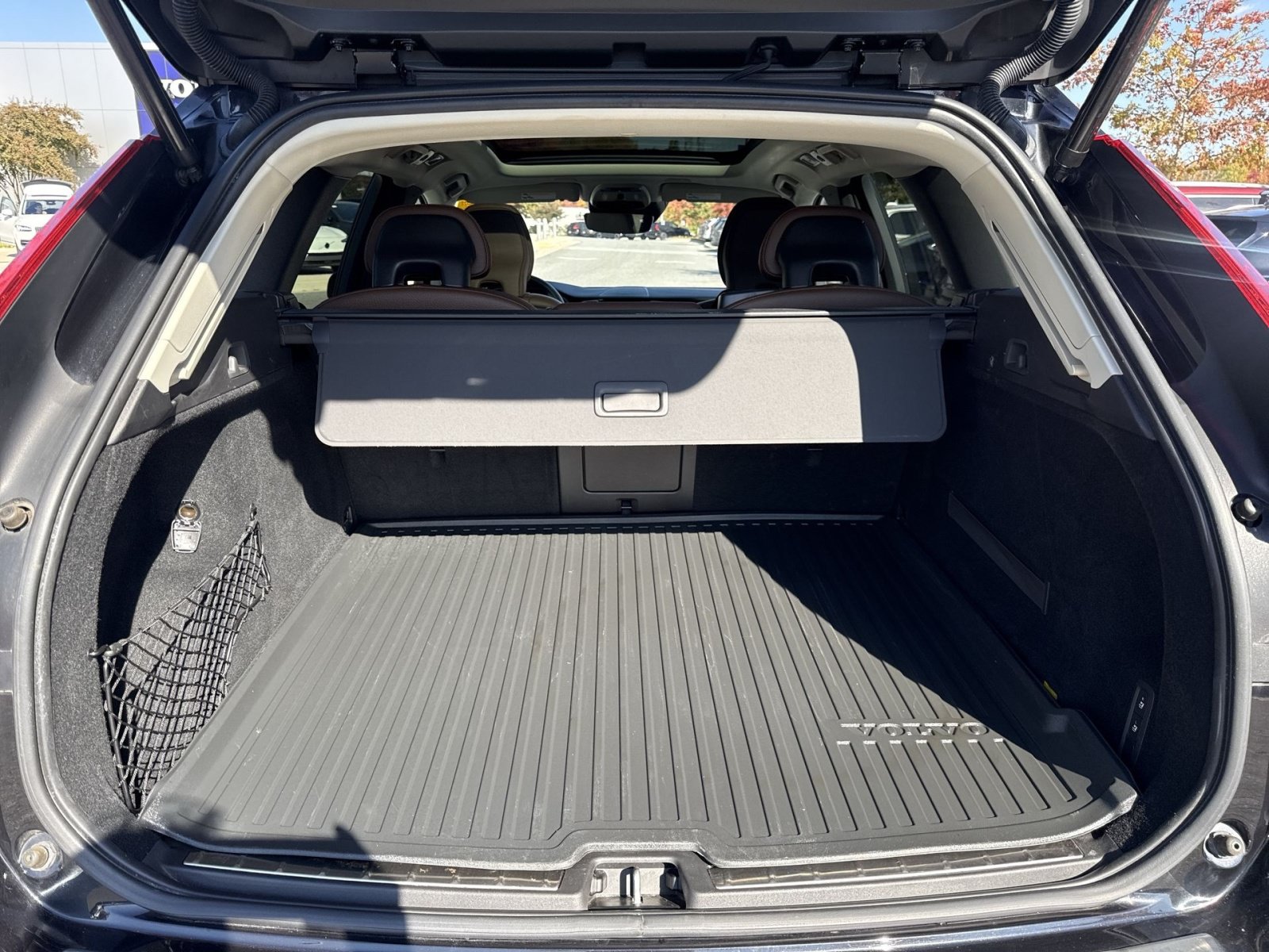 Used 2019 Volvo XC60 T5 Momentum w/ Protection Package Premier FWD image 33