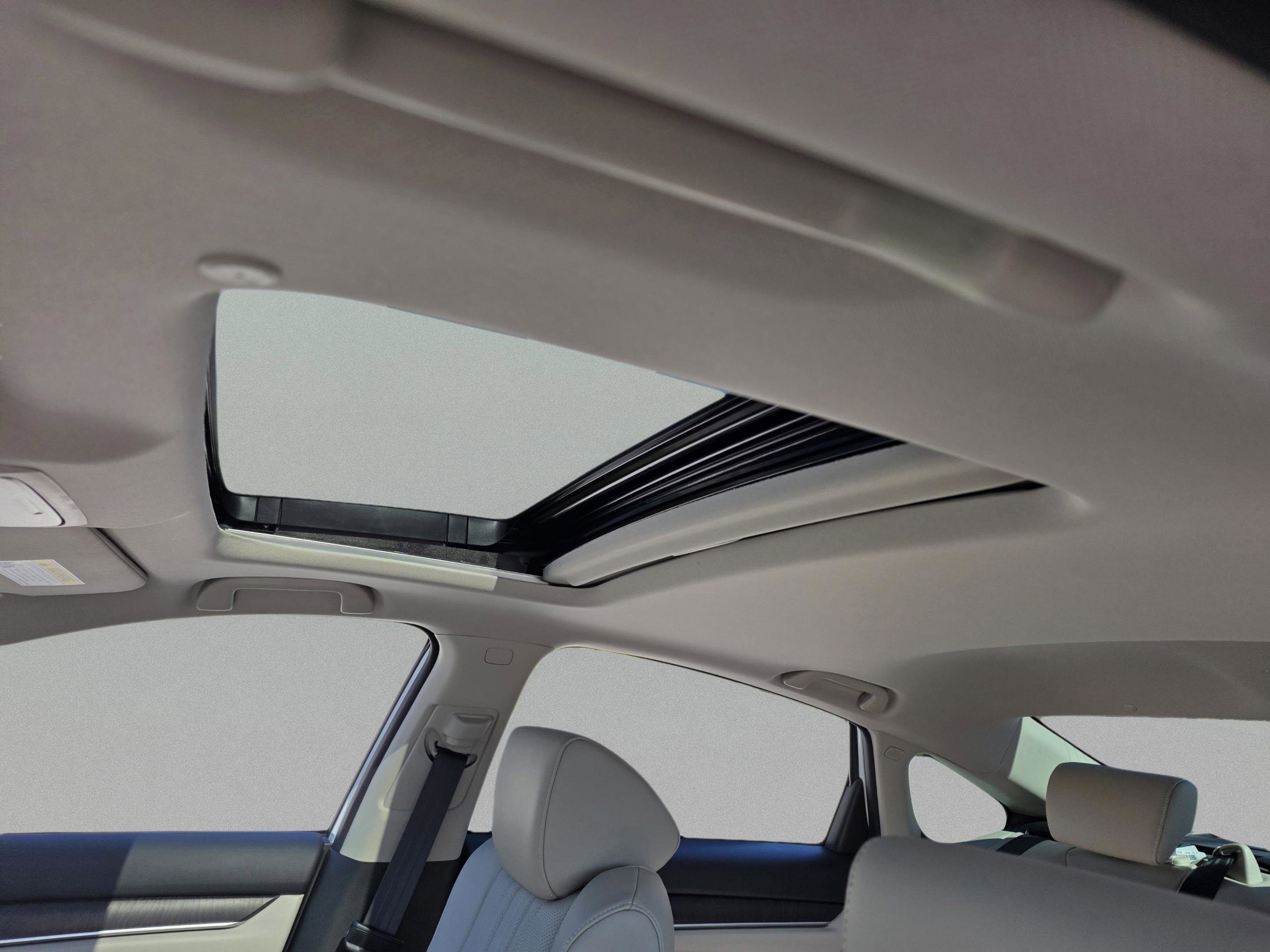 Used 2022 Honda Accord Touring image 10