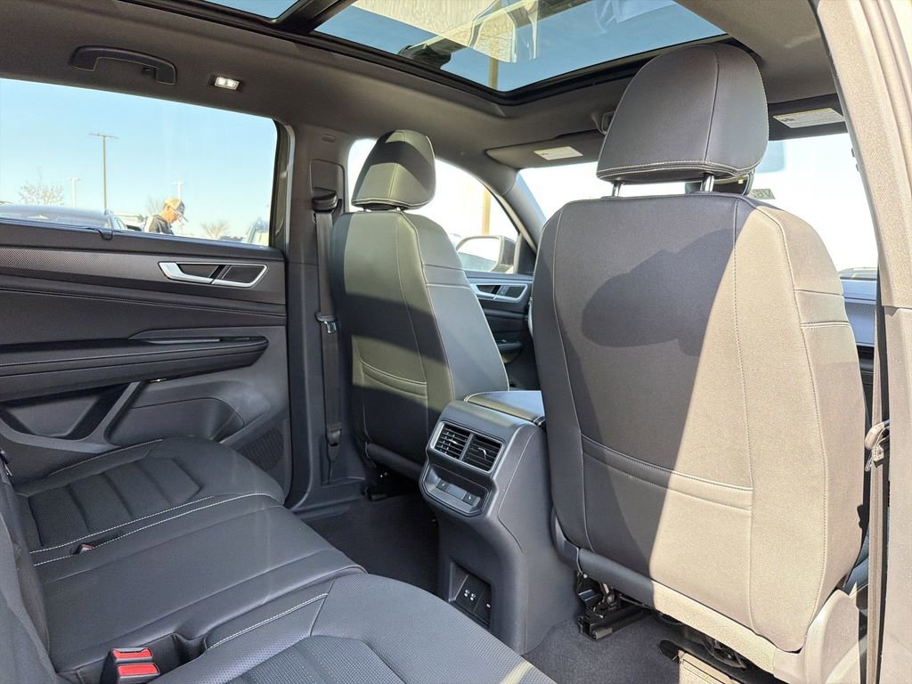 New 2026 Volkswagen Atlas Cross Sport SEL R-Line image 18