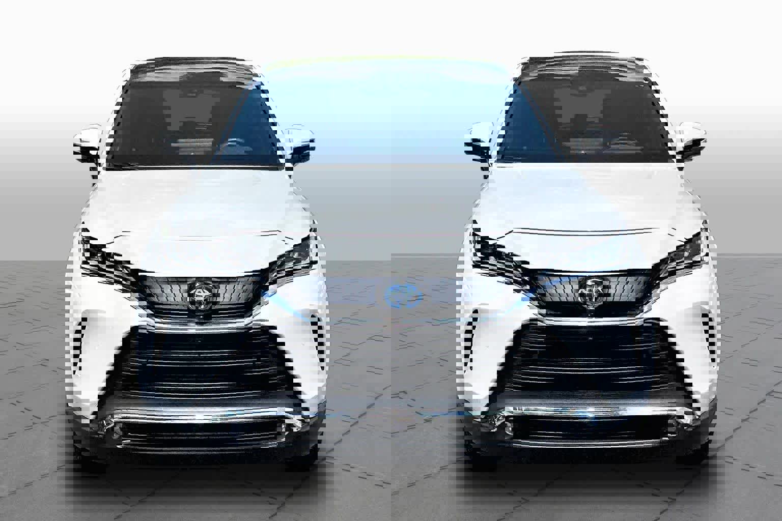 Certified 2024 Toyota Venza Limited AWD/4WD image 4