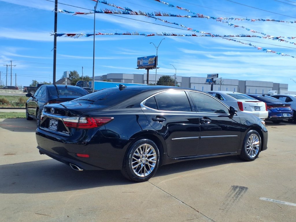 Used 2016 Lexus ES 350 w/ Luxury Package w/Wood Trim FWD image 3