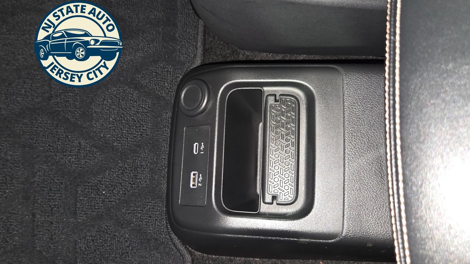 Used 2023 Nissan Ariya AWD image 17