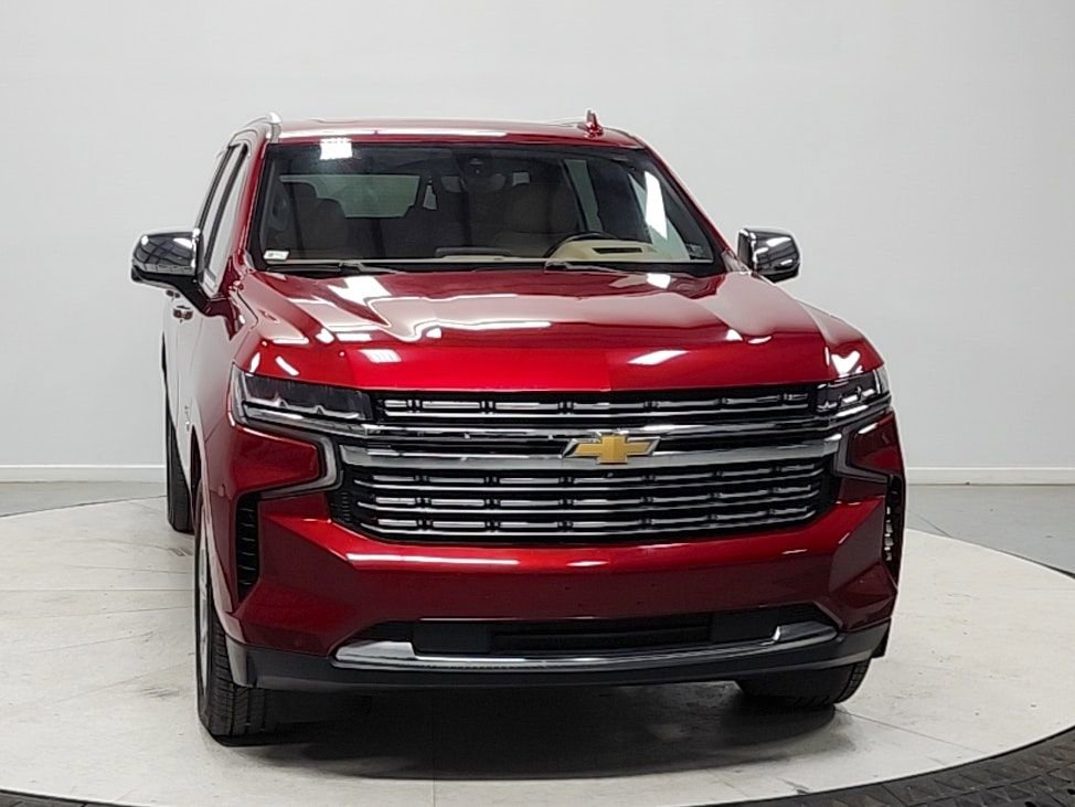 Used 2021 Chevrolet Suburban Premier w/ Premium Package AWD/4WD image 2