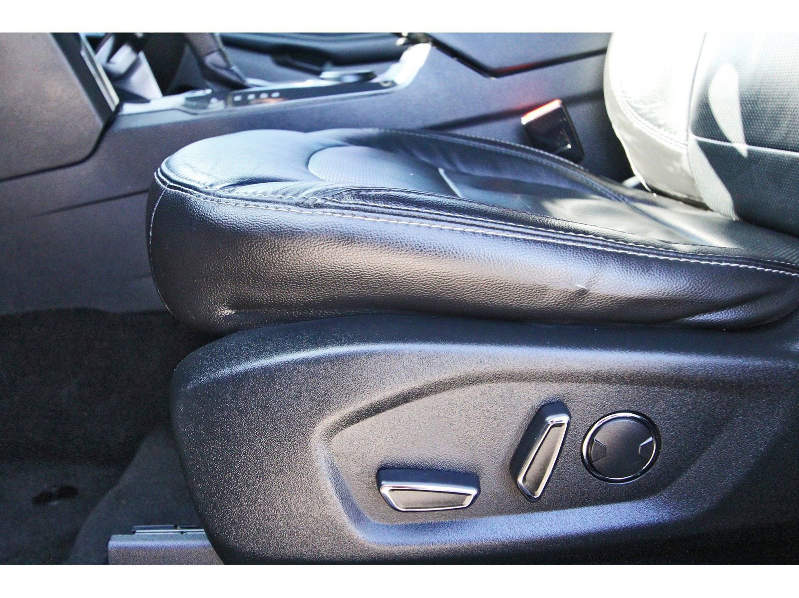 Used 2018 Ford Explorer Limited image 26