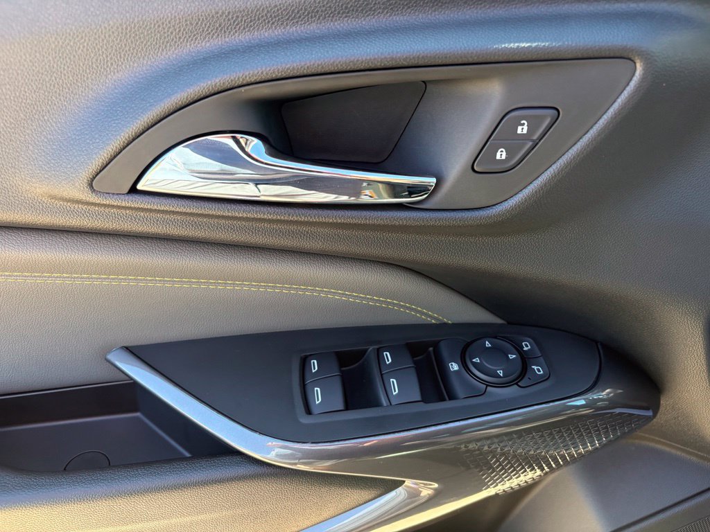 New 2026 Chevrolet Trax ACTIV w/ Sunroof Package FWD image 14