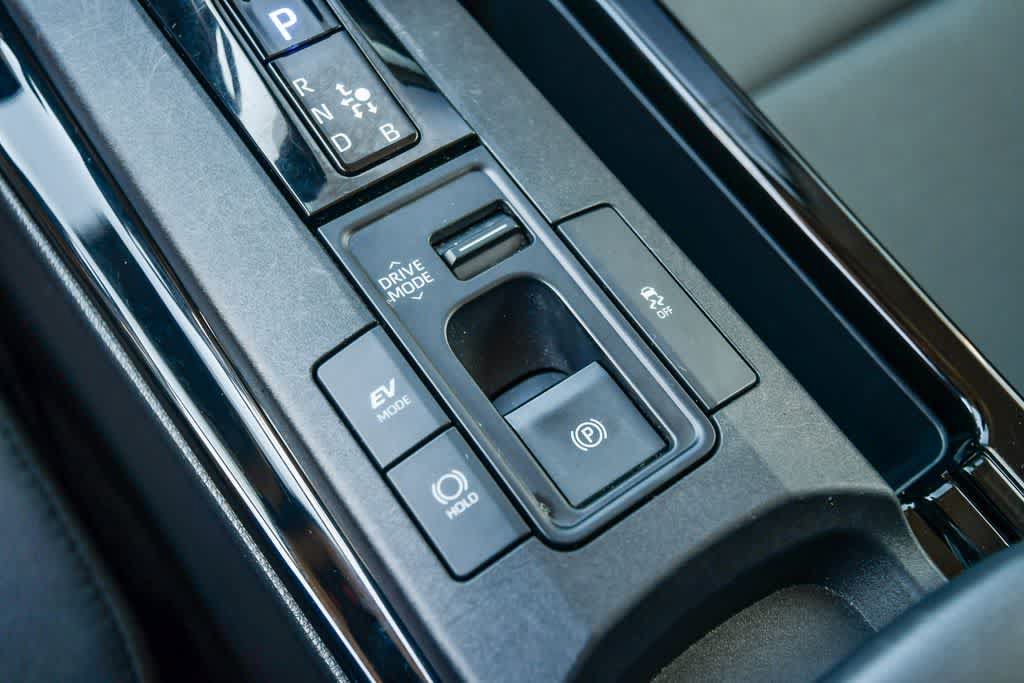 Used 2023 Toyota Prius LE FWD image 20