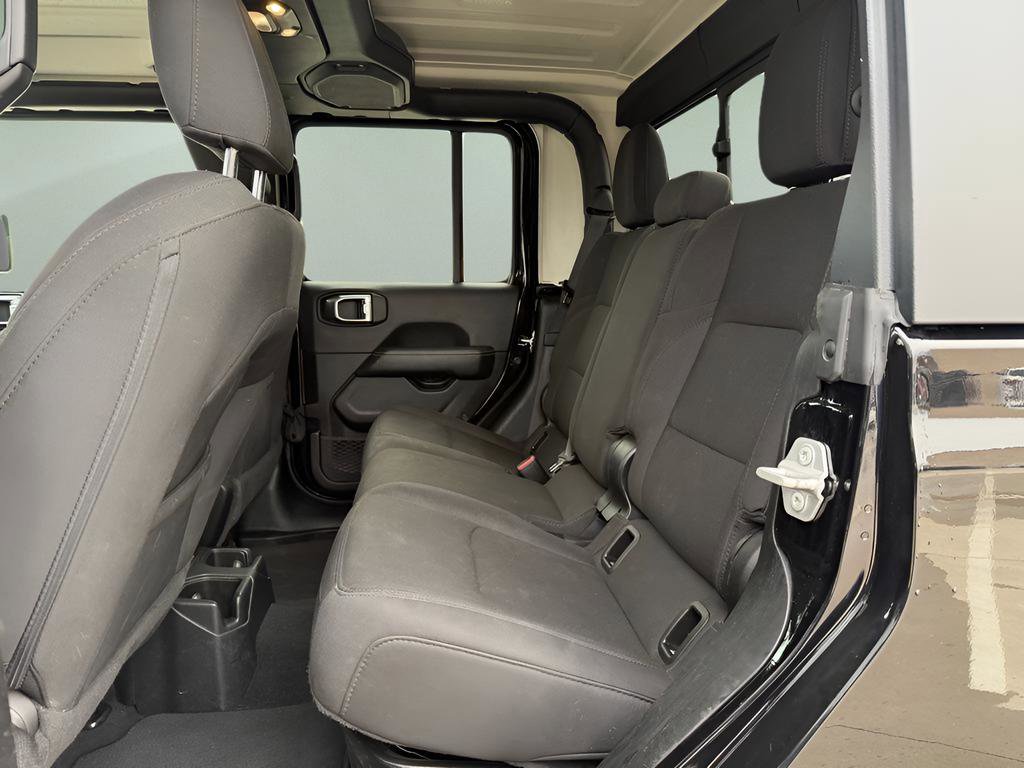 Used 2023 Jeep Gladiator Overland image 12