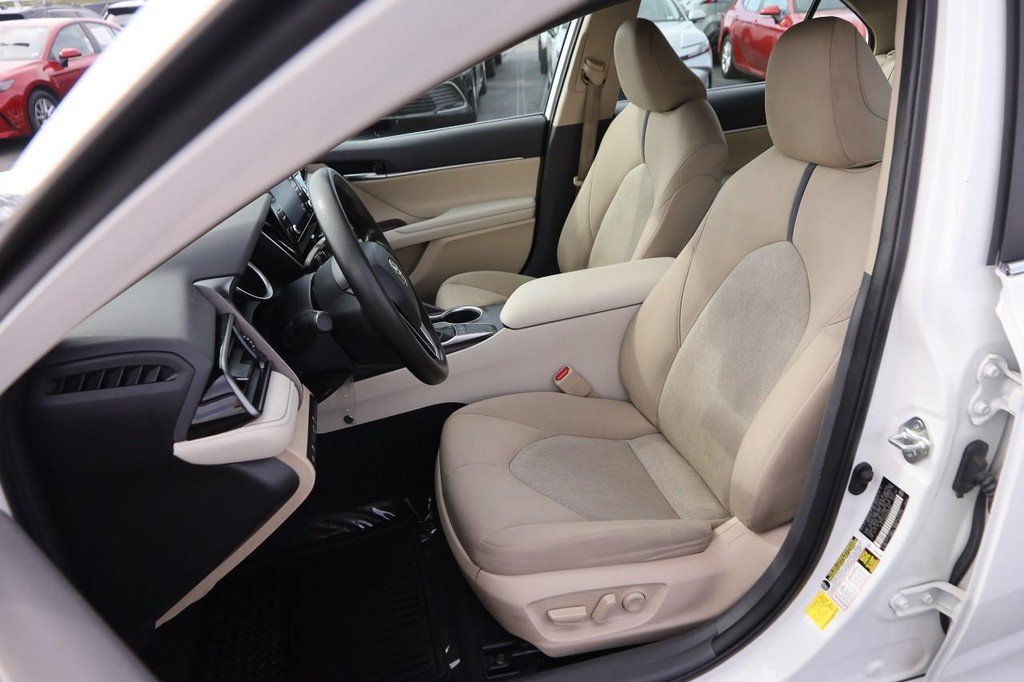 Used 2022 Toyota Camry LE w/ Carpet Mat Package (TMS) FWD image 8