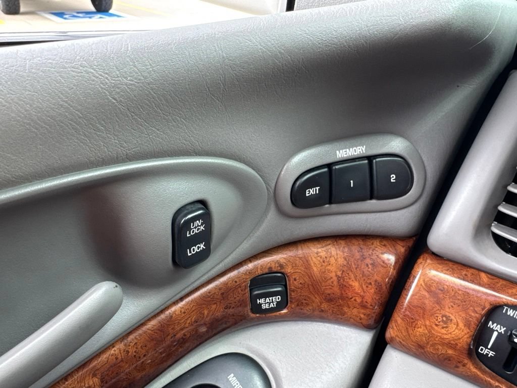 Used 2002 Buick Le Sabre Limited FWD image 6