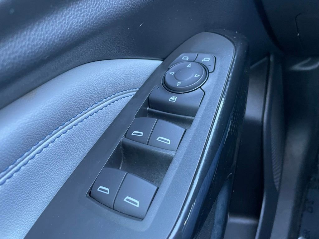 Used 2025 Chevrolet Trax LT FWD image 21