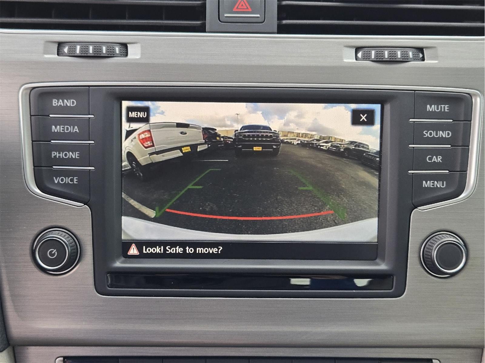 Used 2017 Volkswagen Golf SE FWD image 16