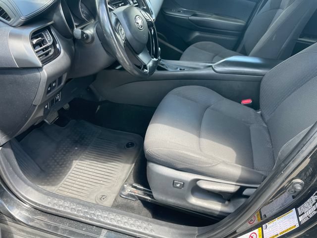 Used 2018 Toyota C-HR XLE FWD image 20
