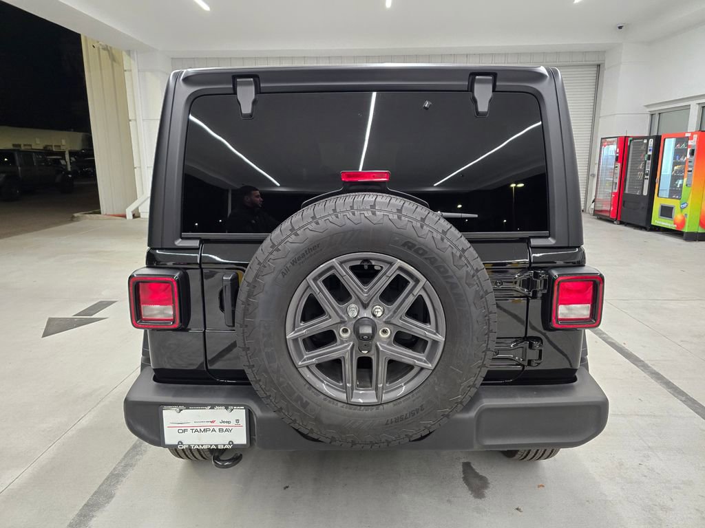 Used 2025 Jeep Wrangler Sport S image 5