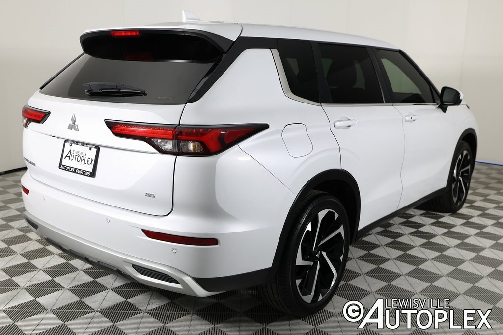 Used 2023 Mitsubishi Outlander SE image 5