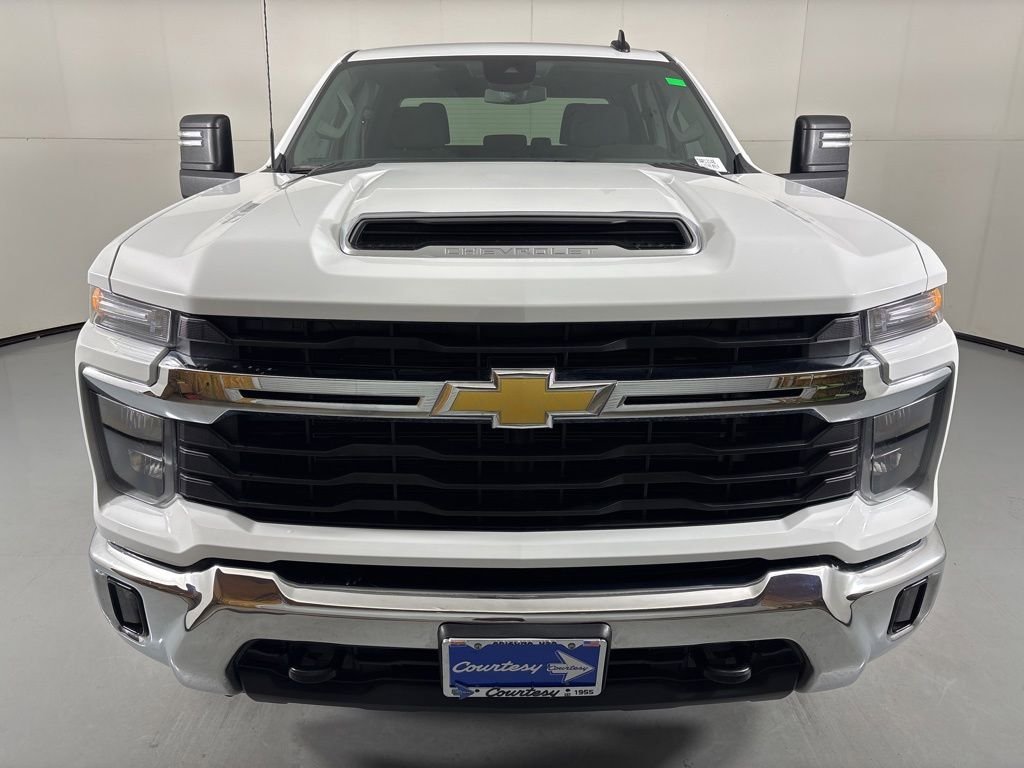 Used 2025 Chevrolet Silverado 2500 LT w/ Convenience Package AWD/4WD image 3