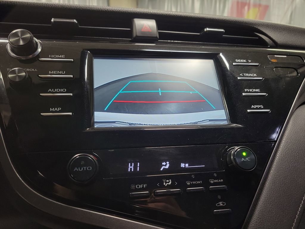 Used 2019 Toyota Camry SE image 16