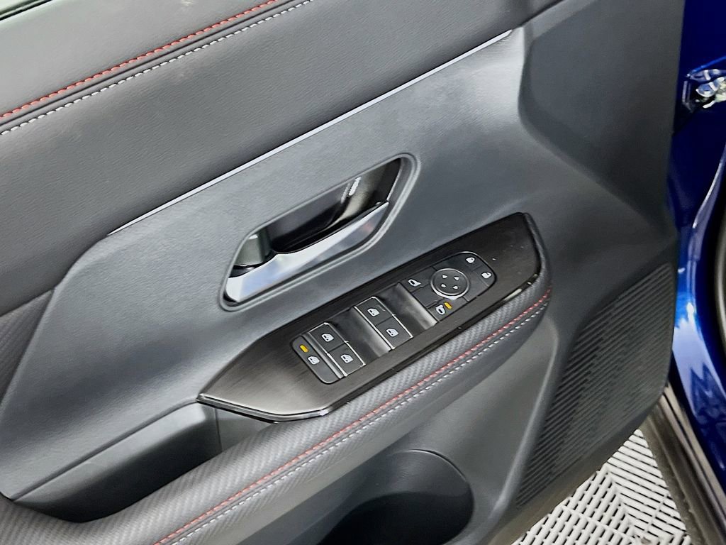 New 2026 Nissan Kicks SR AWD/4WD image 16