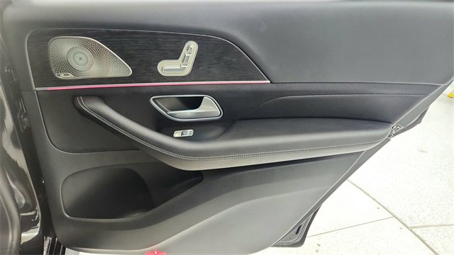 Used 2025 Mercedes-Benz GLS 450 4MATIC image 28