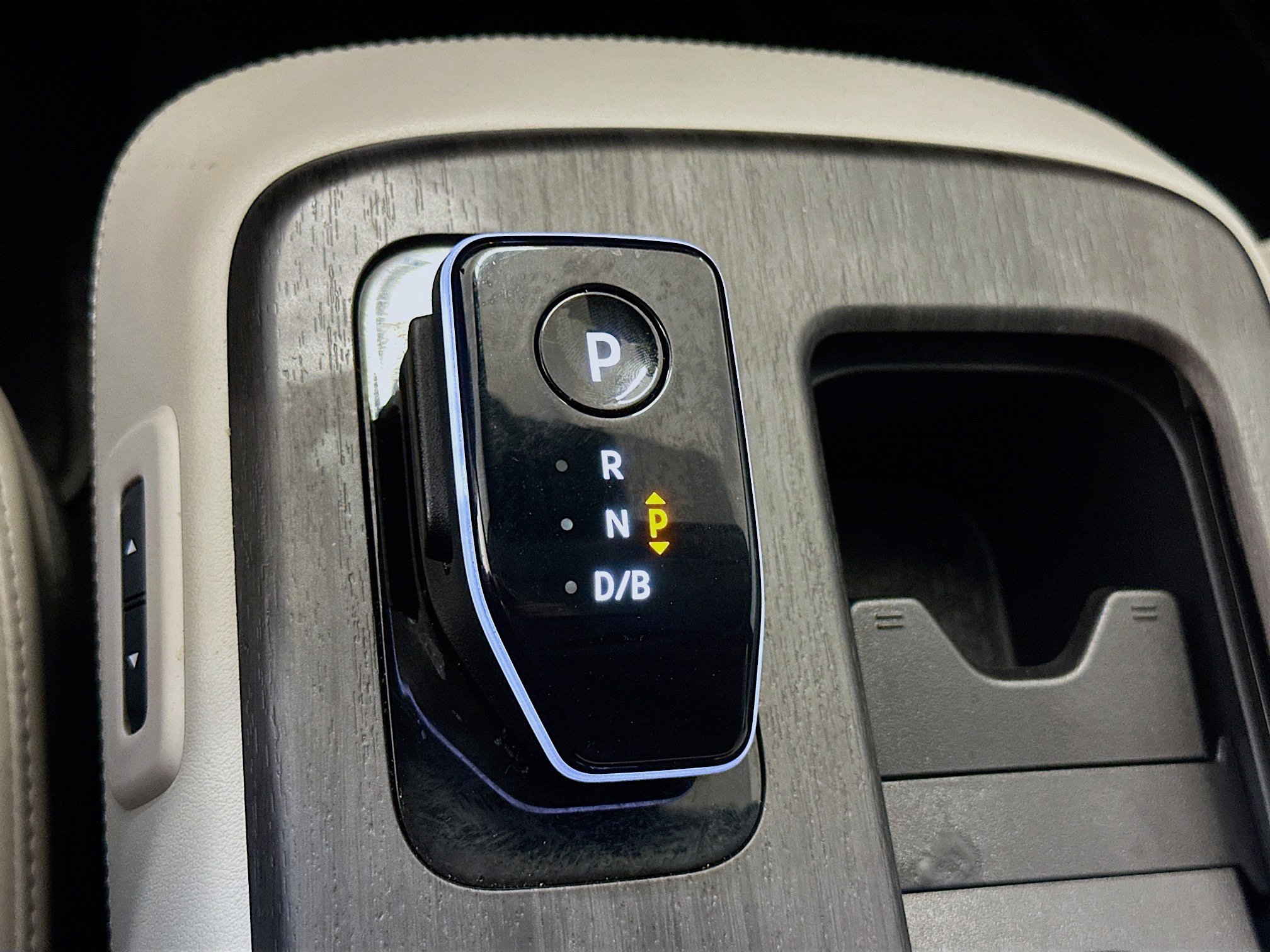 Used 2023 Nissan Ariya AWD image 25